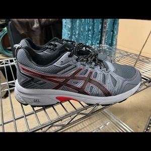 ASICS gel black/grey and red never worn